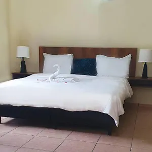 Appartement Gamay Souterrain Apartment, Near In Curacao, Jan Thiel