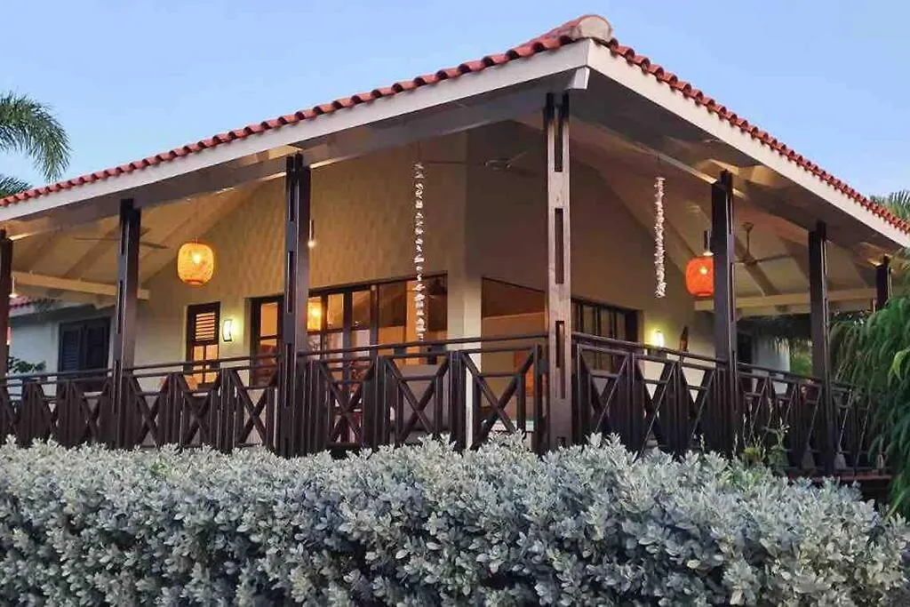 Tip! Blue Bay Beachvilla 12 - Blue Bay Resort Sint Michiel Villa