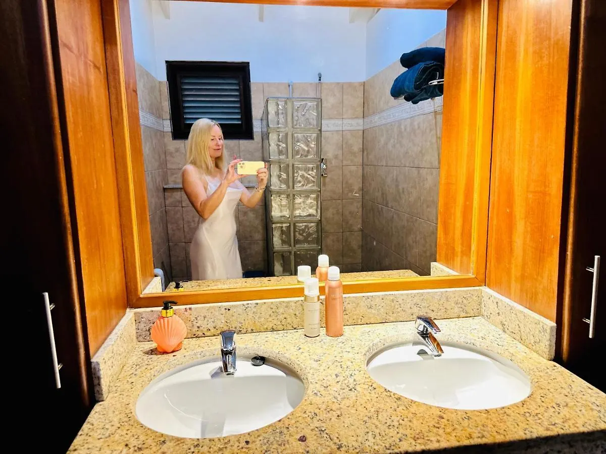 Tip! Blue Bay Beachvilla 12 - Blue Bay Resort Sint Michiel Villa
